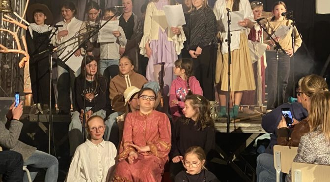 Première pièce de théâtre en P5/P6 : un vrai succès!